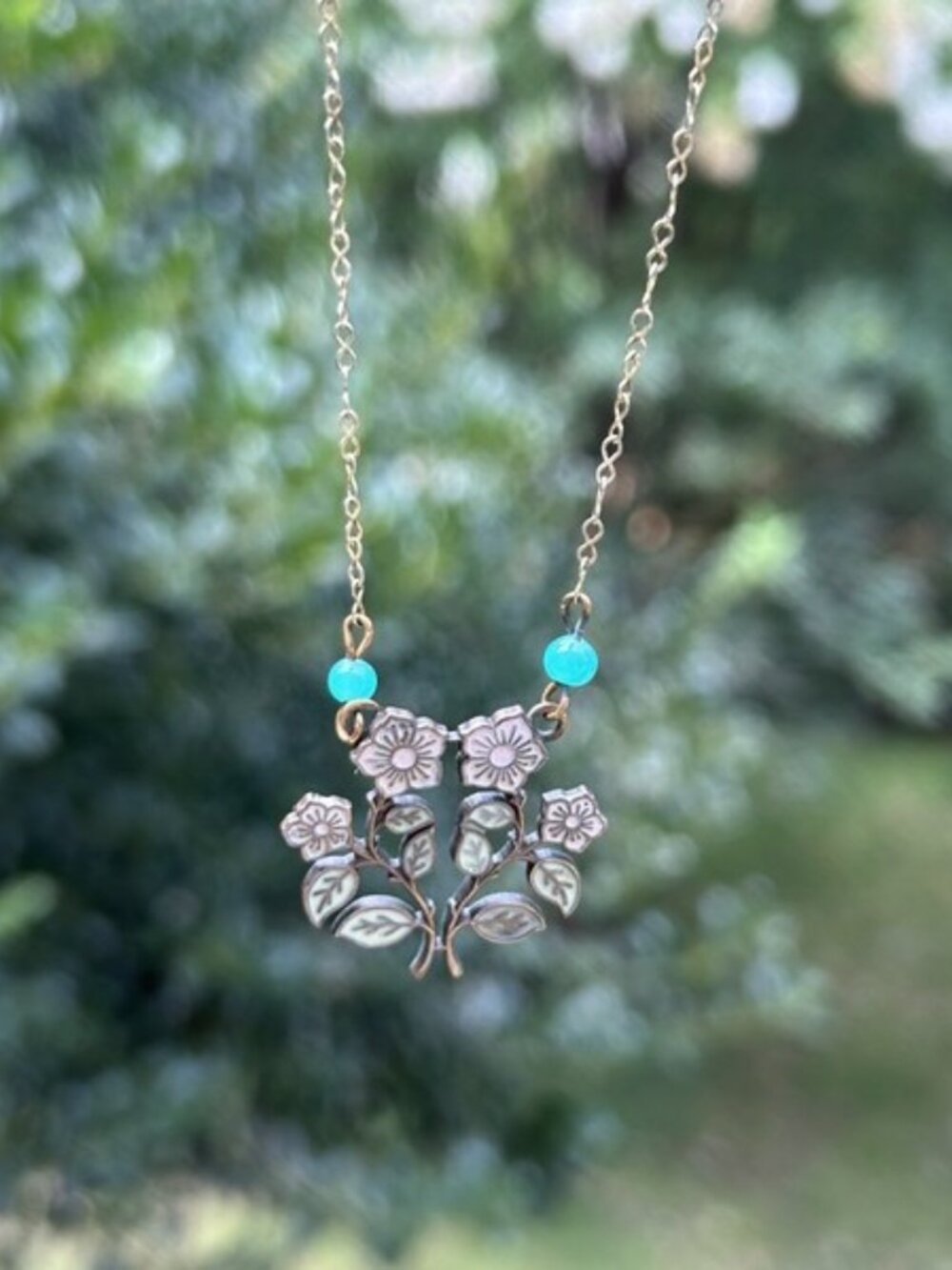 PIDIDDLY LINKS LTD Floral Motif White Green Enameled Pendant NECKLACE